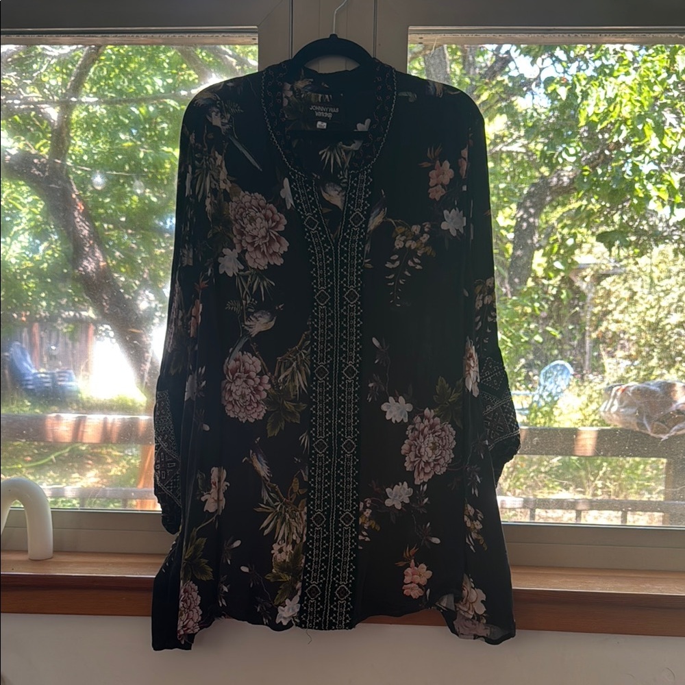 Johnny WasFloral Black Blouse